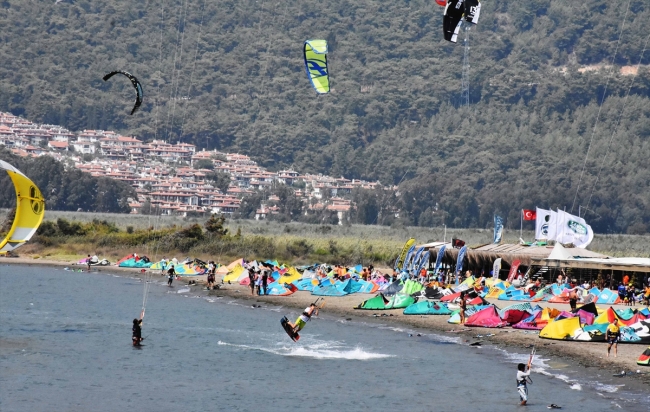 Dünyaca ünlü sörfçüler Gökova Körfezi'nde yarışacak